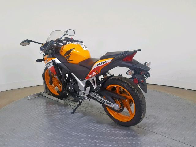 MLHMC410XD5301833 - 2013 HONDA CBR250 R ORANGE photo 6