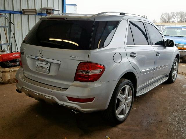 4JGBB7CBXAA612397 - 2010 MERCEDES-BENZ ML 550 4MA SILVER photo 4