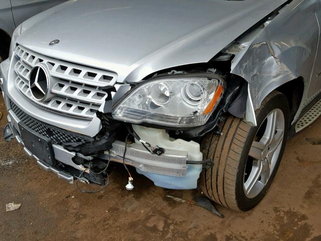 4JGBB7CBXAA612397 - 2010 MERCEDES-BENZ ML 550 4MA SILVER photo 9