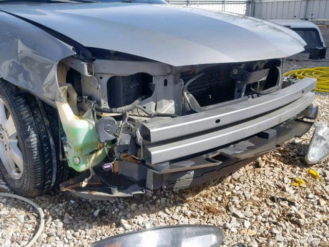 2G2WP582871182638 - 2007 PONTIAC GRAND PRIX GRAY photo 9