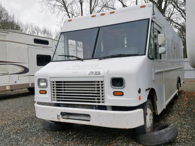 4UZAAPDU38CZ83723 - 2008 FREIGHTLINER CHASSIS M WHITE photo 2