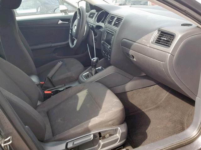 3VW2K7AJ8FM421969 - 2015 VOLKSWAGEN JETTA BASE GRAY photo 5