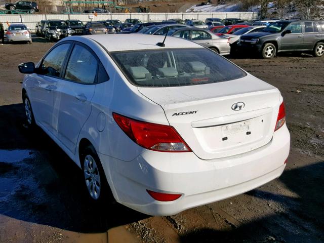 KMHCT4AE3GU081595 - 2016 HYUNDAI ACCENT SE WHITE photo 3