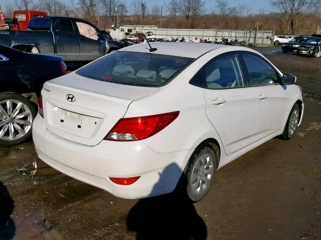 KMHCT4AE3GU081595 - 2016 HYUNDAI ACCENT SE WHITE photo 4