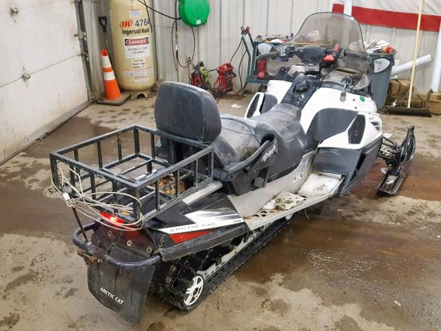 4UF10SNW3AT105251 - 2013 ARCTIC CAT SNOWMOBILE WHITE photo 4