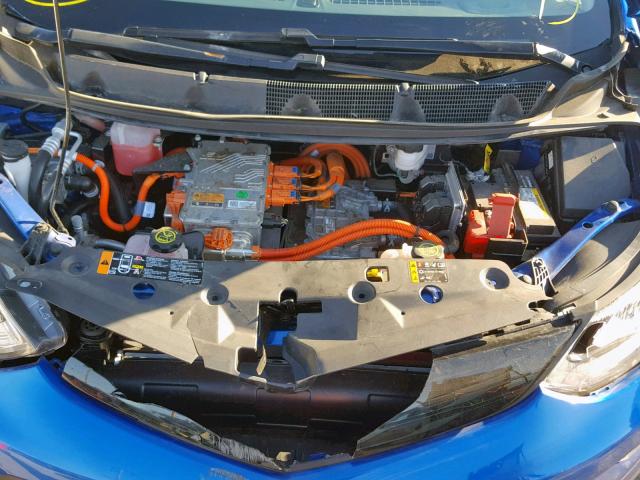 1G1FX6S07H4132871 - 2017 CHEVROLET BOLT EV PR BLUE photo 7