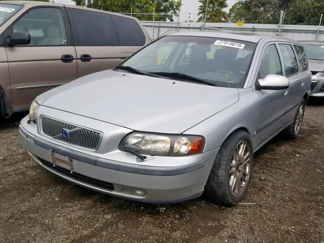 YV1SW53D421205265 - 2002 VOLVO V70 T5 TUR SILVER photo 2