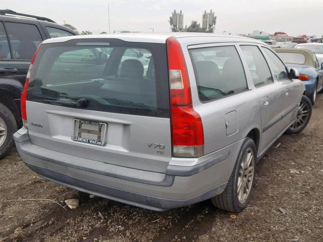 YV1SW53D421205265 - 2002 VOLVO V70 T5 TUR SILVER photo 4