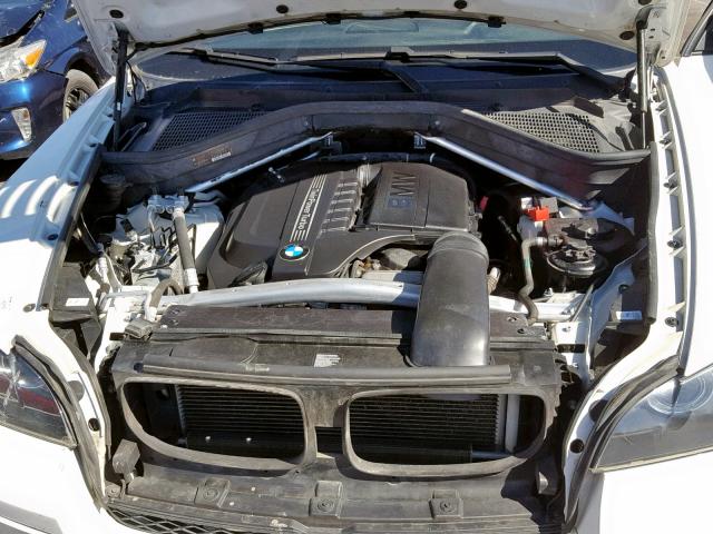 5UXFG2C57E0C44729 - 2014 BMW X6 XDRIVE3 WHITE photo 7