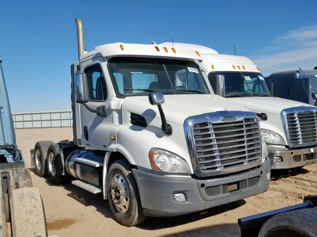 1FUJGBDV0CLBD8617 - 2012 FREIGHTLINER CASCADIA 1 WHITE photo 1