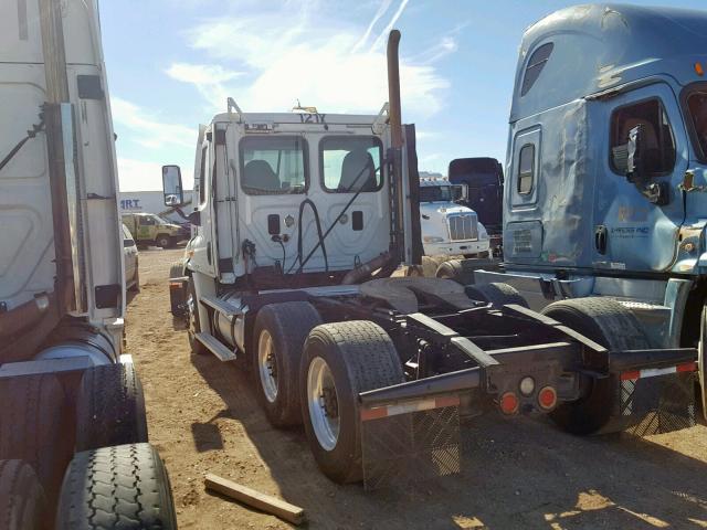 1FUJGBDV0CLBD8617 - 2012 FREIGHTLINER CASCADIA 1 WHITE photo 3