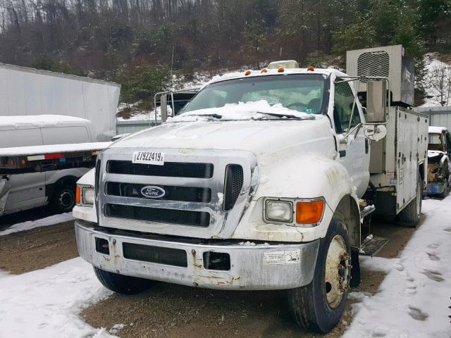 3FRNF65N66V228602 - 2006 FORD F650 SUPER WHITE photo 2