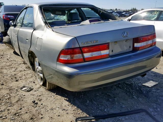 JT8BF28G710291343 - 2001 LEXUS ES 300 SILVER photo 3