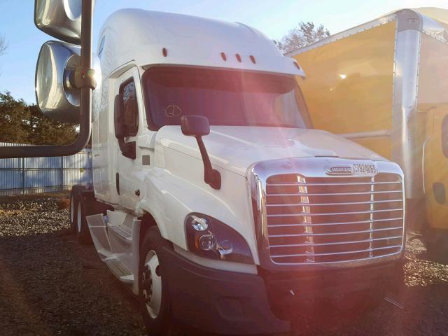 1FUJGLD54GLHJ7352 - 2016 FREIGHTLINER CASCADIA 1 WHITE photo 1