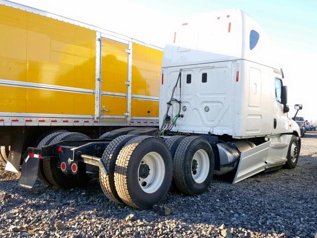 1FUJGLD54GLHJ7352 - 2016 FREIGHTLINER CASCADIA 1 WHITE photo 4