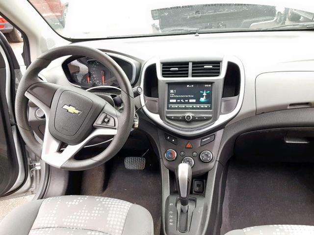 1G1JB5SH1H4151120 - 2017 CHEVROLET SONIC LS SILVER photo 9