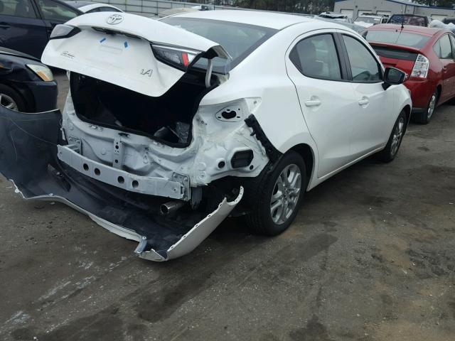 3MYDLBYV3HY189279 - 2017 TOYOTA YARIS IA WHITE photo 4