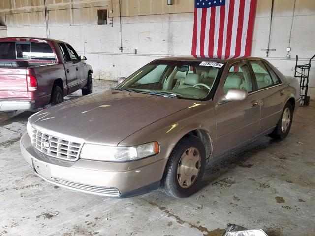 1G6KS54Y4YU200502 - 2000 CADILLAC SEVILLE SL GOLD photo 2