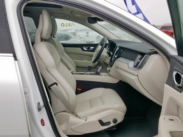 YV4102RK2J1008436 - 2018 VOLVO XC60 T5 WHITE photo 5