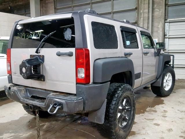 5GTDN136368128566 - 2006 HUMMER H3 WHITE photo 4