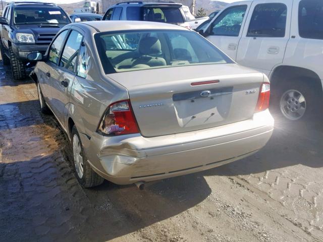 1FAFP34N46W138651 - 2006 FORD FOCUS ZX4 GOLD photo 3