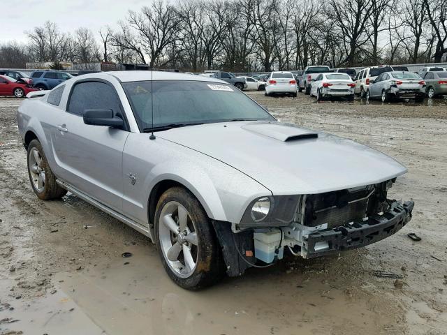 1ZVHT82H595102631 - 2009 FORD MUSTANG GT SILVER photo 1