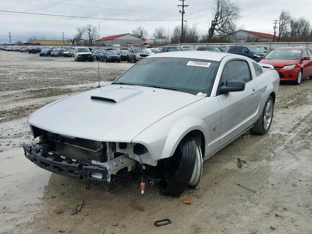 1ZVHT82H595102631 - 2009 FORD MUSTANG GT SILVER photo 2