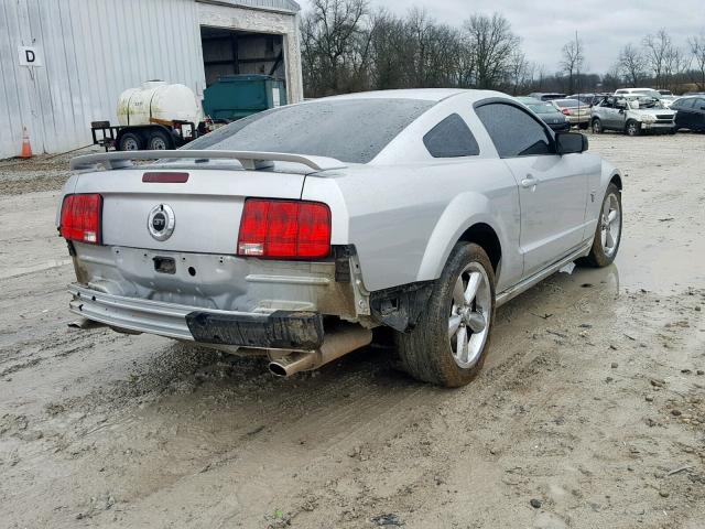 1ZVHT82H595102631 - 2009 FORD MUSTANG GT SILVER photo 4