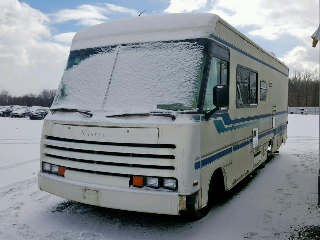 1GBJP37N2P3302695 - 1993 WINNEBAGO BRAVE SE WHITE photo 2