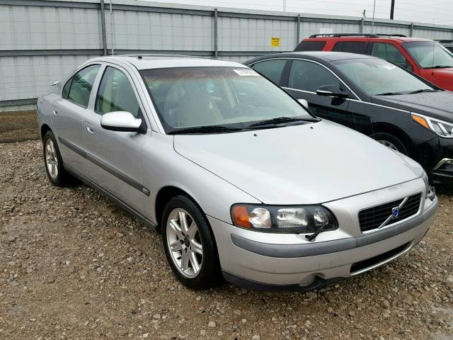 YV1RS61R622097756 - 2002 VOLVO S60 SILVER photo 1