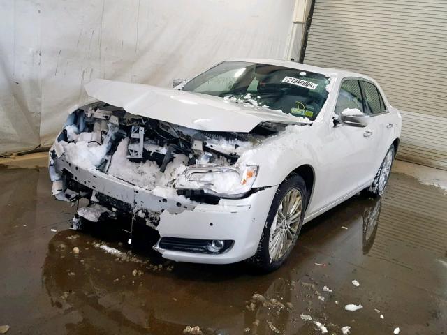 2C3CCAKT5EH209467 - 2014 CHRYSLER 300C WHITE photo 2