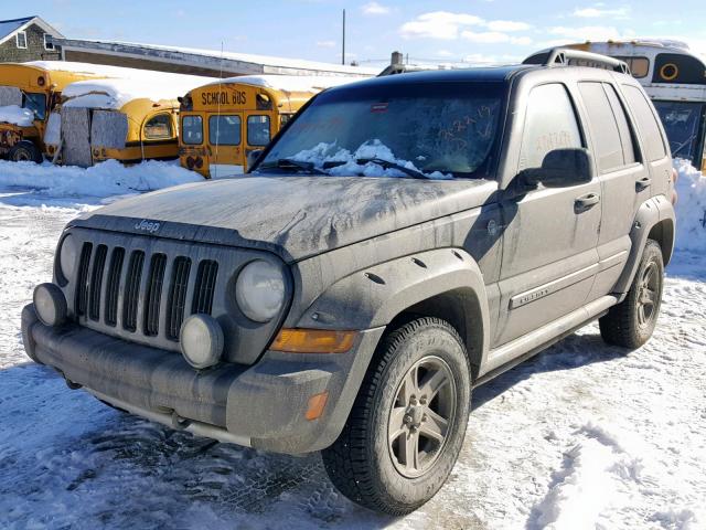 1J4GL38K85W725826 - 2005 JEEP LIBERTY RE BLACK photo 2