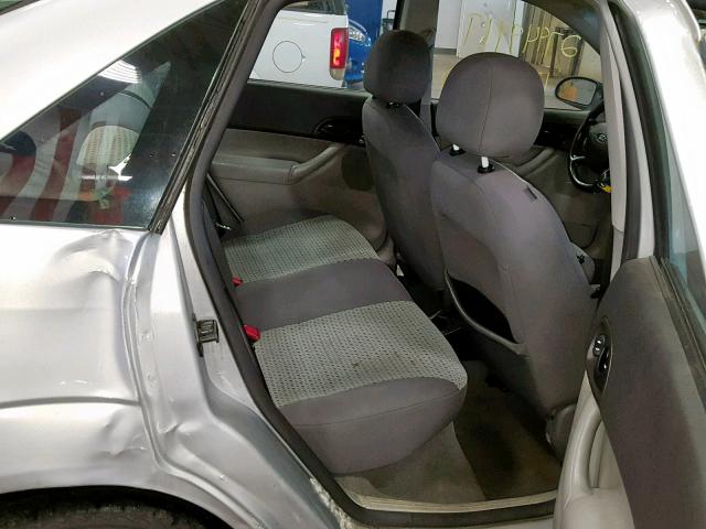 1FAHP34N66W246066 - 2006 FORD FOCUS ZX4 GRAY photo 6