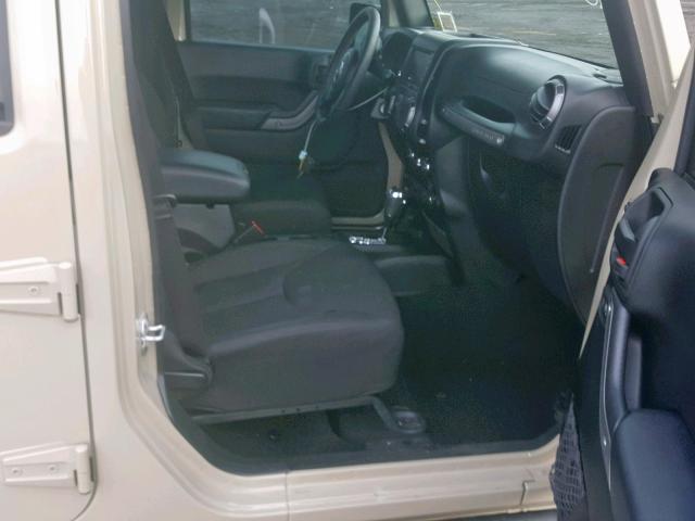 1C4HJWDG8HL734924 - 2017 JEEP WRANGLER U TAN photo 5