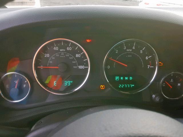 1C4HJWDG8HL734924 - 2017 JEEP WRANGLER U TAN photo 8