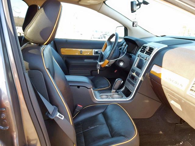 2LMDJ8JC7ABJ21498 - 2010 LINCOLN MKX GRAY photo 5