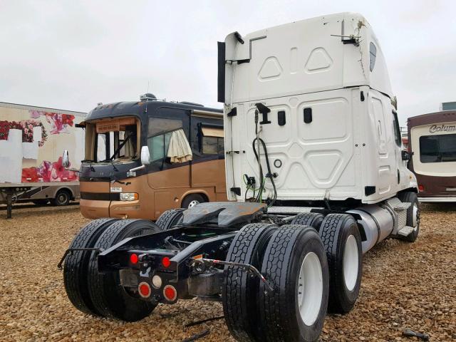 3AKJGLDV6HDHY9146 - 2017 FREIGHTLINER CASCADIA 1 WHITE photo 4