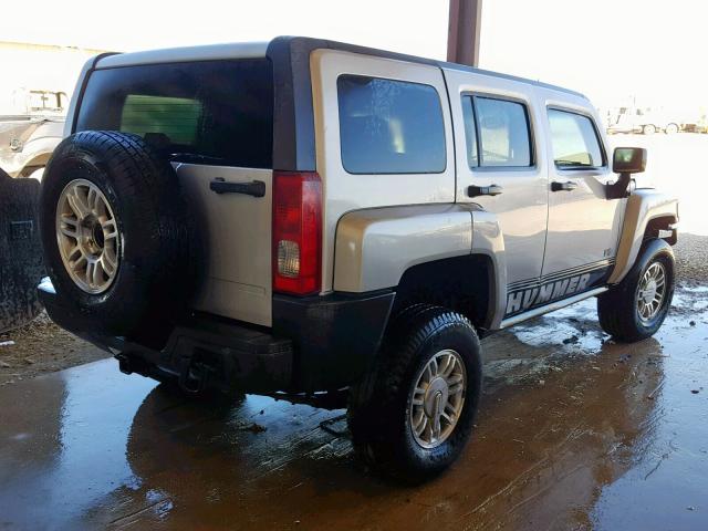 5GTDN136768290815 - 2006 HUMMER H3 SILVER photo 4