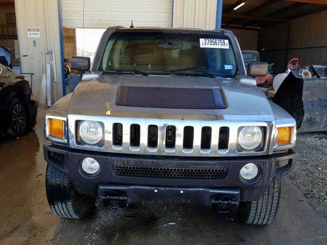 5GTDN136768290815 - 2006 HUMMER H3 SILVER photo 9