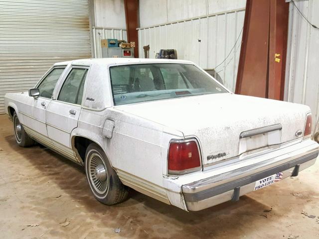 2FABP74F0KX101447 - 1989 FORD CROWN VICT WHITE photo 3