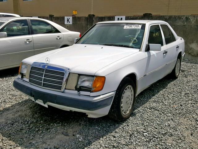 WDBEA28E1PB963744 - 1993 MERCEDES-BENZ 300 E 2.8 WHITE photo 2