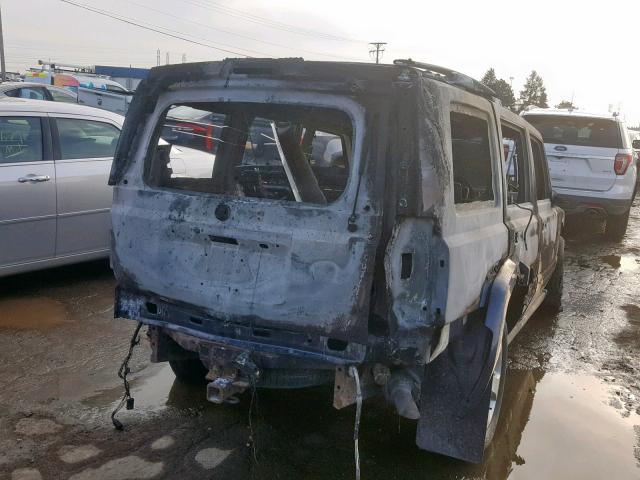 1J8HG48N48C214921 - 2008 JEEP COMMANDER BLUE photo 4