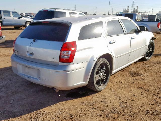 2D4FV47V56H392243 - 2006 DODGE MAGNUM SXT SILVER photo 4