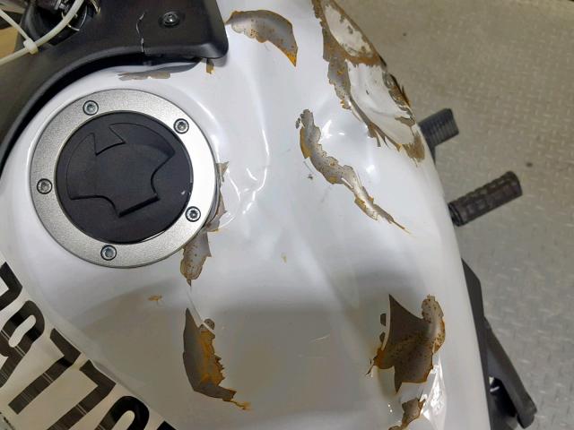 JKAENEC11JDA01562 - 2018 KAWASAKI EN650 C თეთრი ფოტო 13