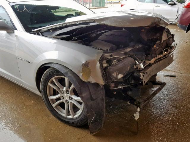 2G1FA1E38D9121119 - 2013 CHEVROLET CAMARO LS SILVER photo 9