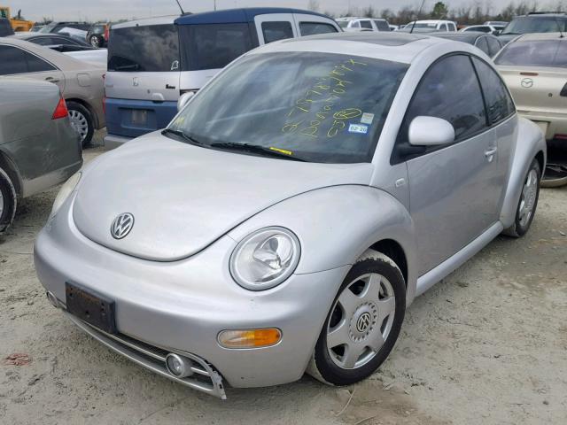 3VWCD21C7YM465760 - 2000 VOLKSWAGEN NEW BEETLE Silber Foto 2