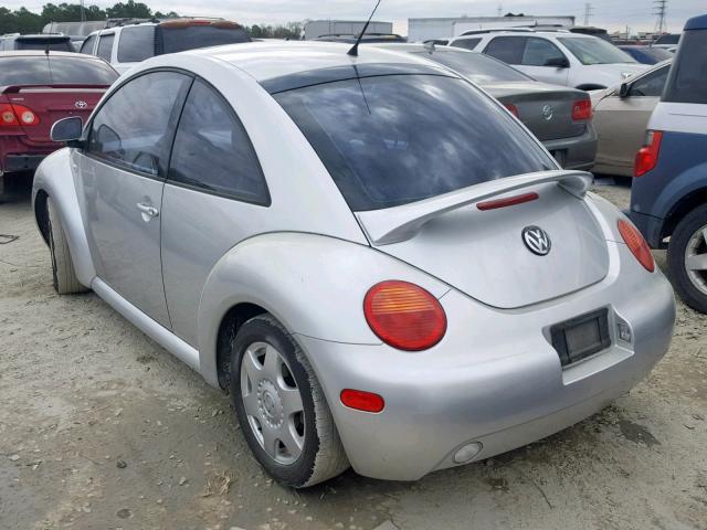 3VWCD21C7YM465760 - 2000 VOLKSWAGEN NEW BEETLE Silber Foto 3