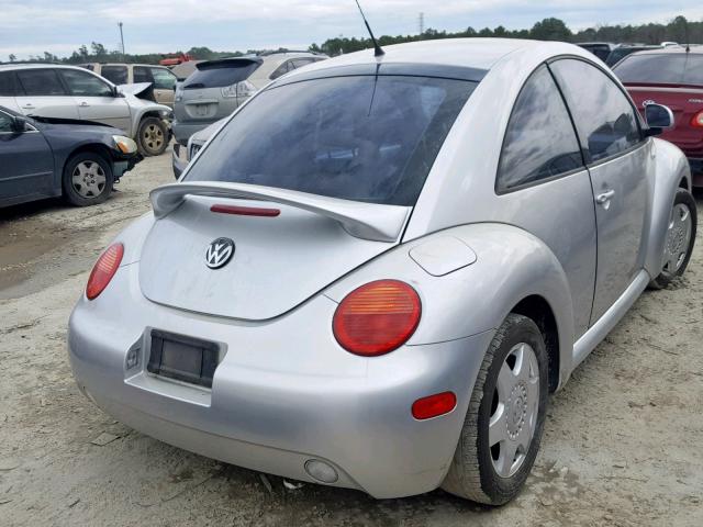 3VWCD21C7YM465760 - 2000 VOLKSWAGEN NEW BEETLE Silber Foto 4