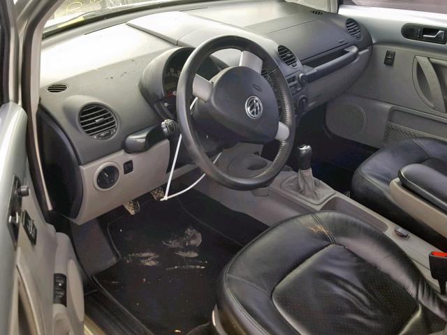 3VWCD21C7YM465760 - 2000 VOLKSWAGEN NEW BEETLE Silber Foto 9