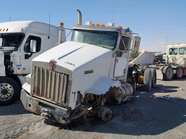 1XKDD49XXDJ358644 - 2013 KENWORTH CONSTRUCTI WHITE photo 2